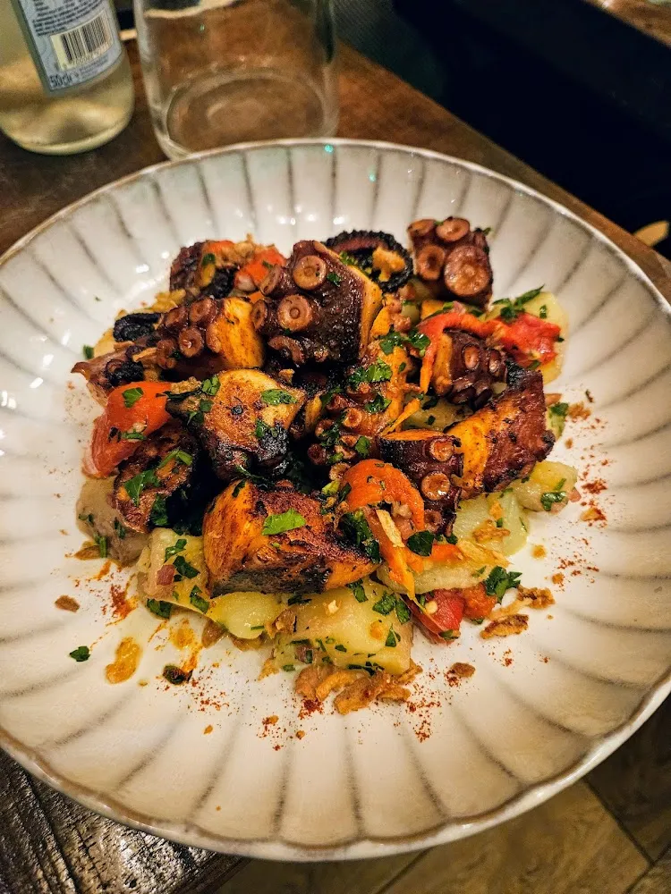 Poulpe Grillé Et Pommes de Terre À la Galicienne